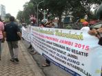 aksi-masyarakat-adat-jambi-di-kantor-bawaslu_20151123_180552.jpg