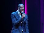 aksi-panggung-brian-mcknight_20161212_192325.jpg