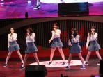 aksi-panggung-girlband-korea-red-velvet_20170522_144355.jpg