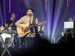aksi-panggung-gleen-fredly-di-java-jazz-festival-2016_20160305_113619.jpg
