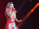 aksi-panggung-jenita-janet-di-hut-mnctv-ke-26_20171022_185449.jpg