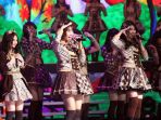 aksi-panggung-jkt48-di-hut-ke-27-sctv_20170825_162945.jpg