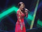 aksi-panggung-nita-thalia_20170512_165937.jpg