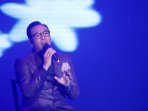 aksi-panggung-sammy-simorangkir_20160520_033522.jpg