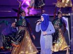 aksi-panggung-siti-nurhaliza_20170112_141159.jpg