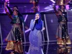 aksi-panggung-siti-nurhaliza_20170112_141230.jpg