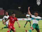 aksi-para-pemain-timnas-indonesia-dan-vietnam-yang-berakhir-dengan-skor-0-0.jpg