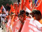 aksi-partai-buruh-tolak-perppu-cipta-kerja_20230114_201130.jpg