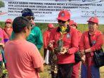 aksi-pembagian-tas-ramah-lingkungan.jpg