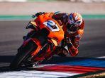 aksi-pembalap-tech-3-iker-lecuona-di-lintasan-motogp-2021.jpg