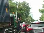 aksi-penganiayaan-pengemudi-pajero.jpg