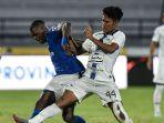 aksi-penyerang-persib-bandung-bruno-cantanhede-saat-melawan-psis-semarang.jpg