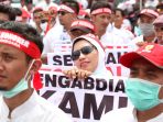 aksi-perawat-honorer-di-gedung-dpr_20170316_154646.jpg