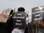aksi-peringatan-hari-hak-asasi-manusia-di-indonesia_20231207_202829.jpg