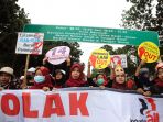 aksi-peringati-hari-perempuan-dunia_20200310_025754.jpg
