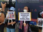 aksi-protes-bela-adelina.jpg