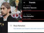 aksi-reza-rahadian-mengantar-sri-mulyani-ke-panggung-jadi-trending-di-sosial-media.jpg