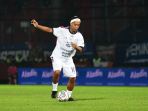aksi-ronaldinho-di-trofeo-meet-the-star_20220627_083728.jpg