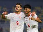 aksi-selebrasi-jens-raven-kiri-dan-arkhan-kaka-kanan-dalam-laga-timnas-indonesia-vs-timor-leste.jpg