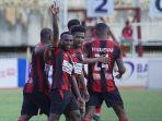 aksi-selebrasi-pemain-persipura-saat-menang-atas-persiwar-waropen-pada-lanjutan-liga-2.jpg
