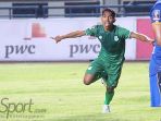 aksi-selebrasi-penyerang-psms-medan-frets-butuan_20180209_141528.jpg