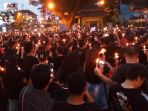 aksi-seribu-lilin-di-medan-untuk-ahok_20170511_203635.jpg