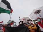 aksi-solidaritas-tenaga-kesehatan-indonesia-untuk-palestina_20231215_161602.jpg