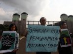 aksi-stop-kekerasan-terhadap-anak-dan-perempuan_20160512_151042.jpg