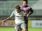 aksi-striker-persis-solo-beto-goncalves-saat-timnya-menelan-kekalahan-dari-rans-cilegon-fc.jpg