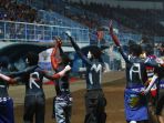 aksi-suporter-aremania_20180131_100508.jpg