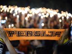 aksi-tabur-bunga-jakmania-di-sugbk_20160518_095341.jpg