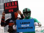 aksi-teatrikal-superhero-siap-jaga-kpk_20170416_154849.jpg