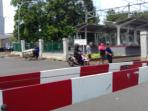 aksi-terobos-palang-pintu-kereta-api-di-dekat-stasiun-kebayoran_20160801_130121.jpg