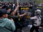 aksi-tolak-revisi-uu-pilkada-di-dpr-ricuh_20240822_182702.jpg