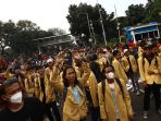 aksi-unjuk-rasa-di-kawasan-patung-kuda-jakarta_20220411_174916.jpg