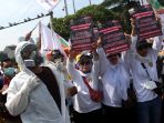 aksi-unjuk-rasa-tenaga-medis-tolak-ruu-kesehatan-omnibus-law_20230711_154524.jpg