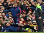 aksi-van-gaal_20160229_005439.jpg