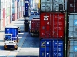 aktivitas-Ekspor-barang-di-pelabuhan.jpg