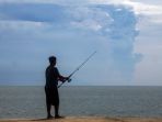 aktivitas-gunung-anak-krakatau_20220426_150156.jpg