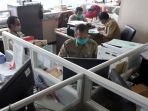 aktivitas-hari-pertama-masa-psbb-transisi-bagi-asn_20200608_205923.jpg
