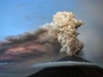 aktivitas-vulkanik-gunung-agung-terus-meningkat_20171128_202008.jpg
