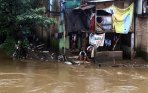 aktivitas-waga-bantaran-sungai-ciliwung_20150122_184016.jpg