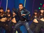 aktor-bollywood-itu-terancam-dipenjara-selama-10-tahun_20150506_160230.jpg