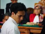 aktor-jefri-nichol-jalani-sidang-perdana-kasus-narkoba_20190909_170336.jpg