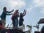 aktor-reza-rahadian-berorasi-saat-ikut-dalam-aksi-demo-tolak-revisi-uu-pilkada-32.jpg
