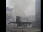 alat-berat-pengangkut-peti-kemas-terbakar-di-tanjung-priok_20180324_151934.jpg
