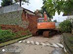alat-berat-warga-kemang-pratama-2.jpg