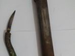 alat-yang-dipakai-menikam-pecalang_20170913_195736.jpg