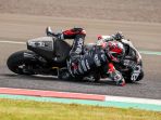 aleix-espargaro-terjatuh-saat-tes-pramusim-di-sirkuit-mandalika_20220213_112717.jpg