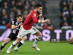 alex-telles-kanan-bersaing-dengan-gelandang-newcastle-united-skotlandia-ryan-fraser.jpg